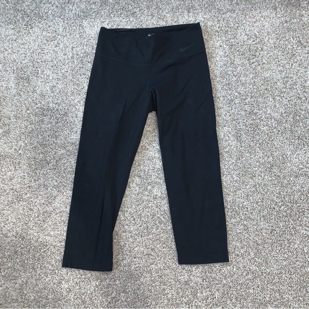 Nike cropped black leggings
